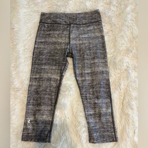 Under Armour Womens Crop Leggings Gray Black Athletic Workout‎ Pants